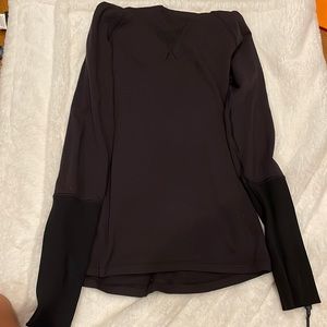 Women’s fitted Lululemon pullover size 2 in black